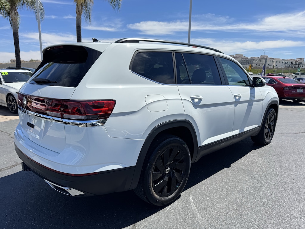Used 2024 Volkswagen Atlas 2.0T SE w/Technology SUV