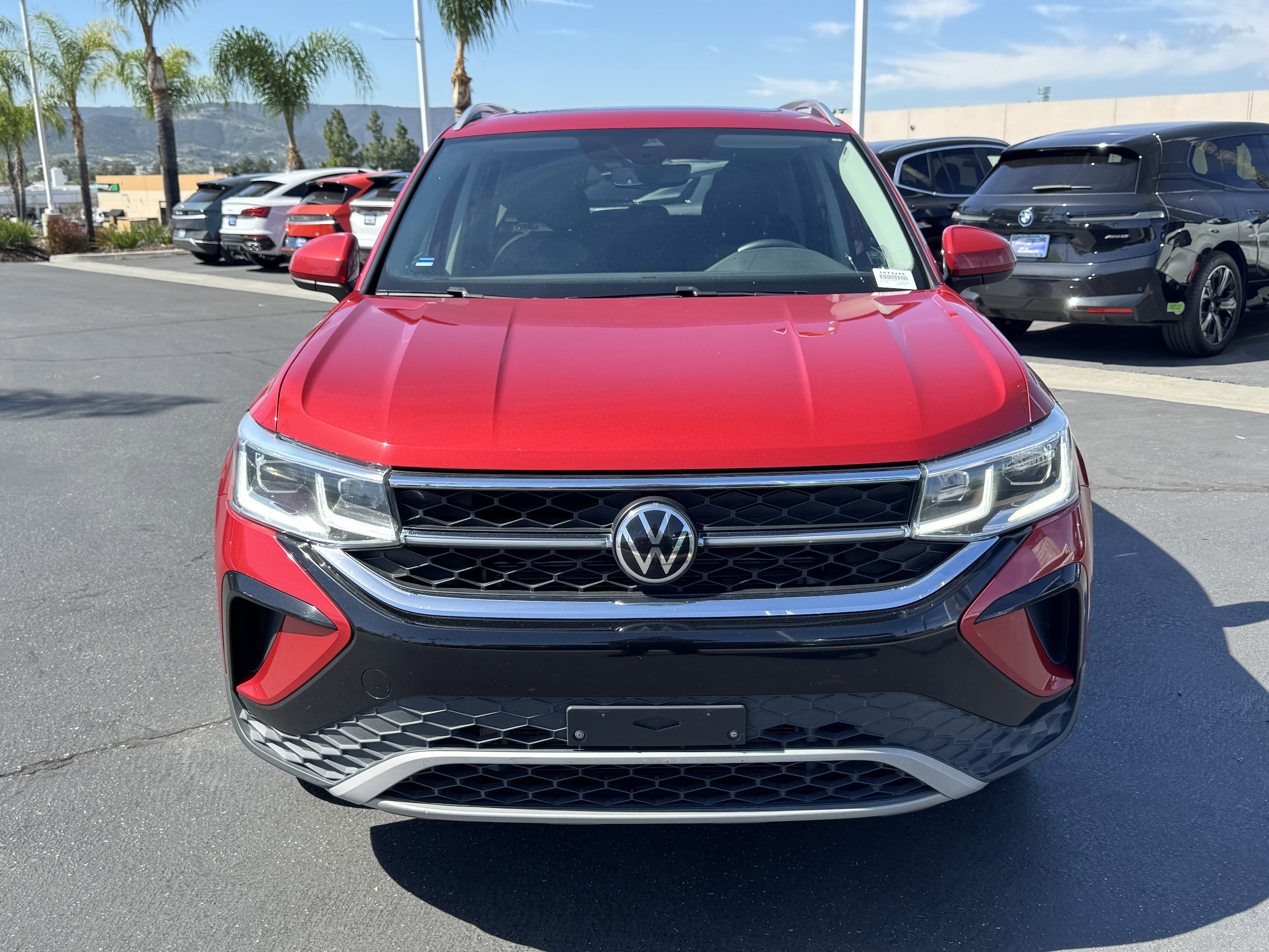 2022 Volkswagen Taos 1.5T SEL 4MOTION photo 2