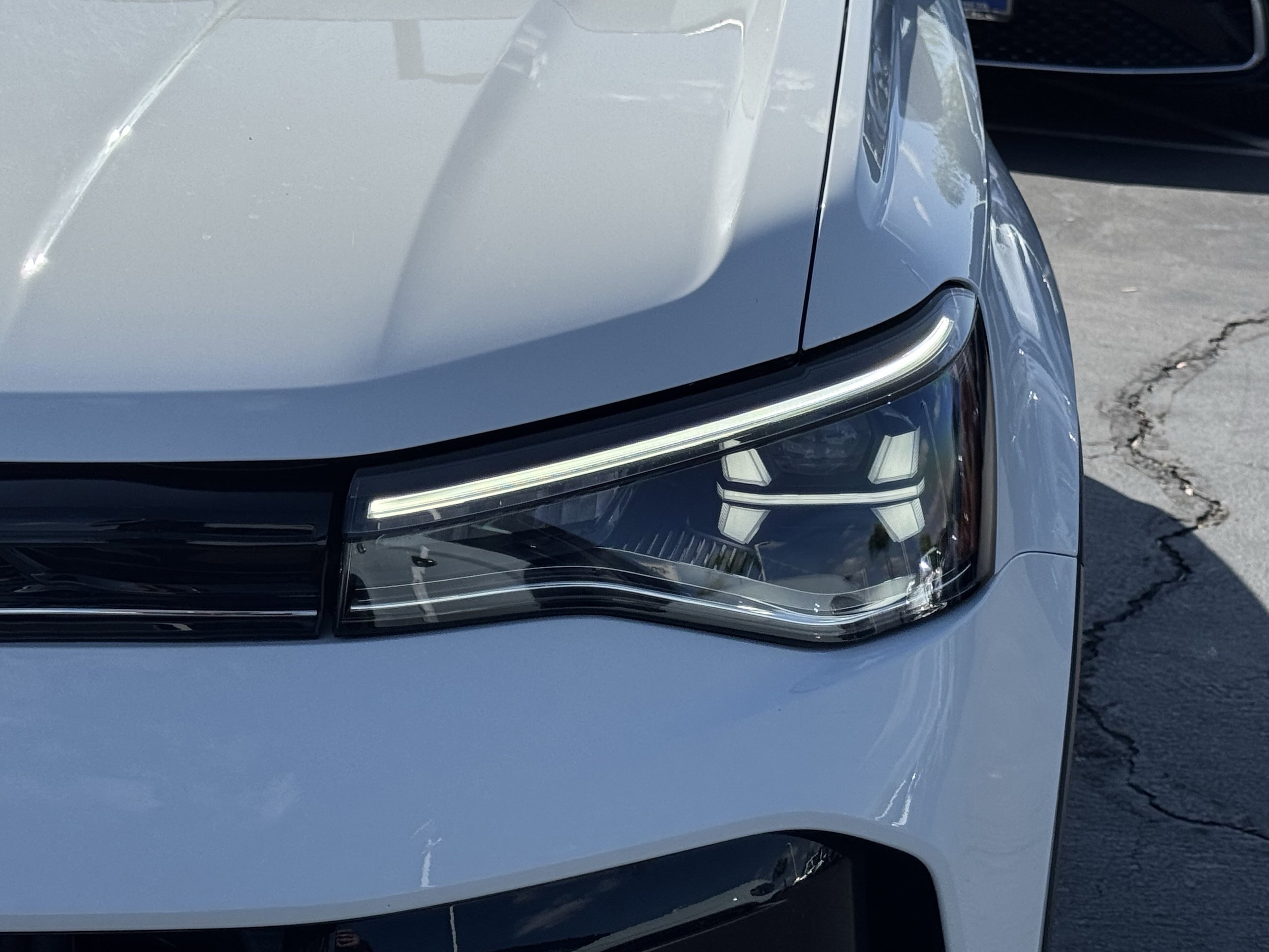 2025 Volkswagen Taos SE photo 4