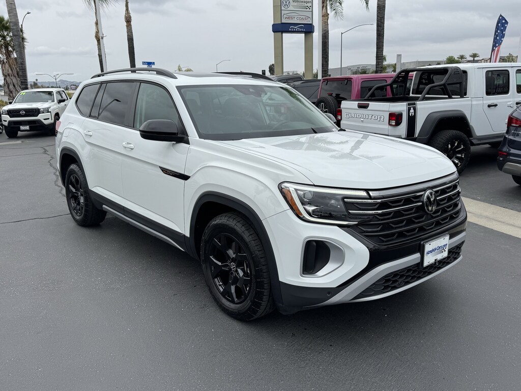 Used 2024 Volkswagen Atlas 2.0T Peak Edition SE w/Technology SUV