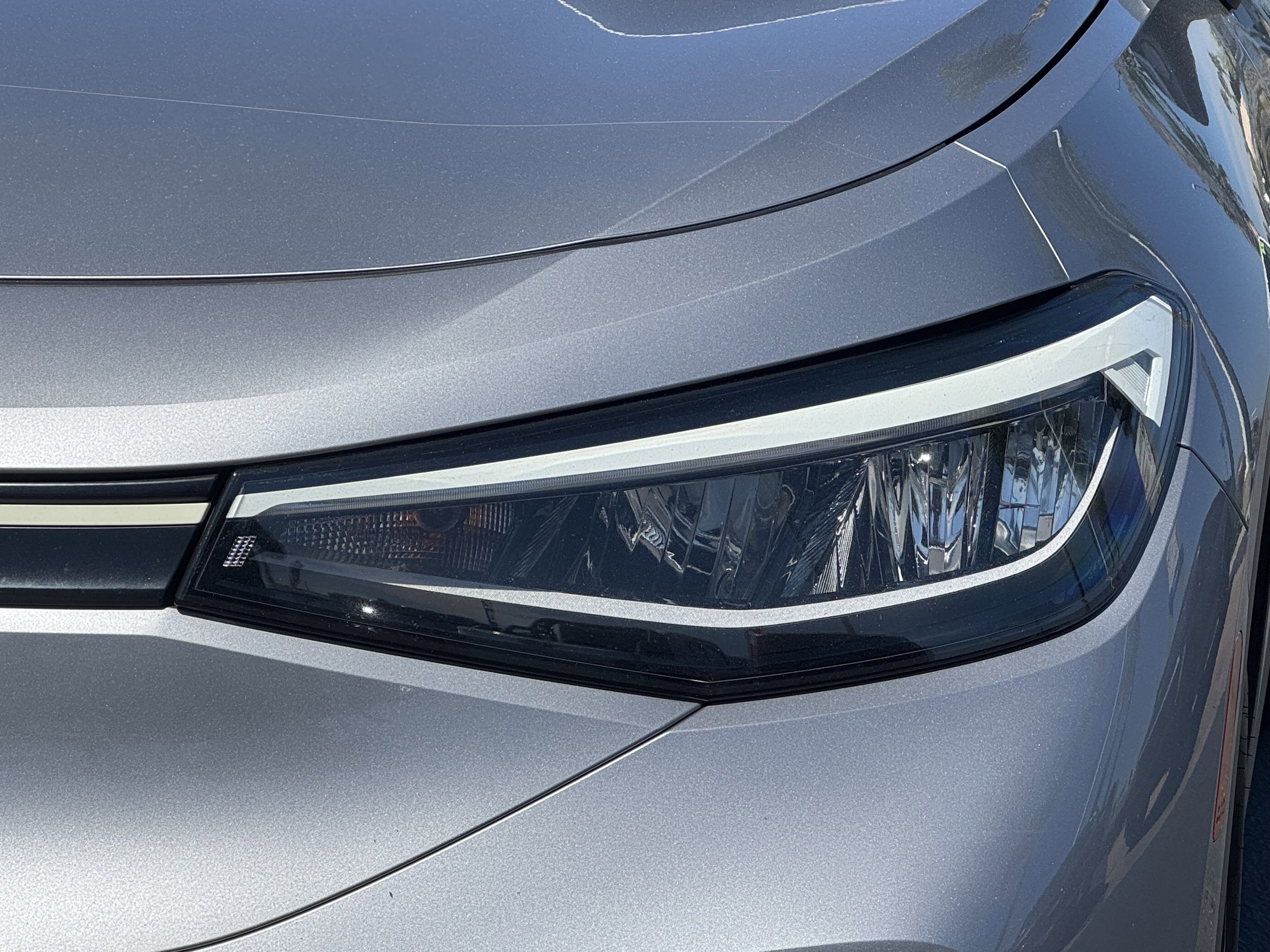 2023 Volkswagen ID.4 Pro photo 5