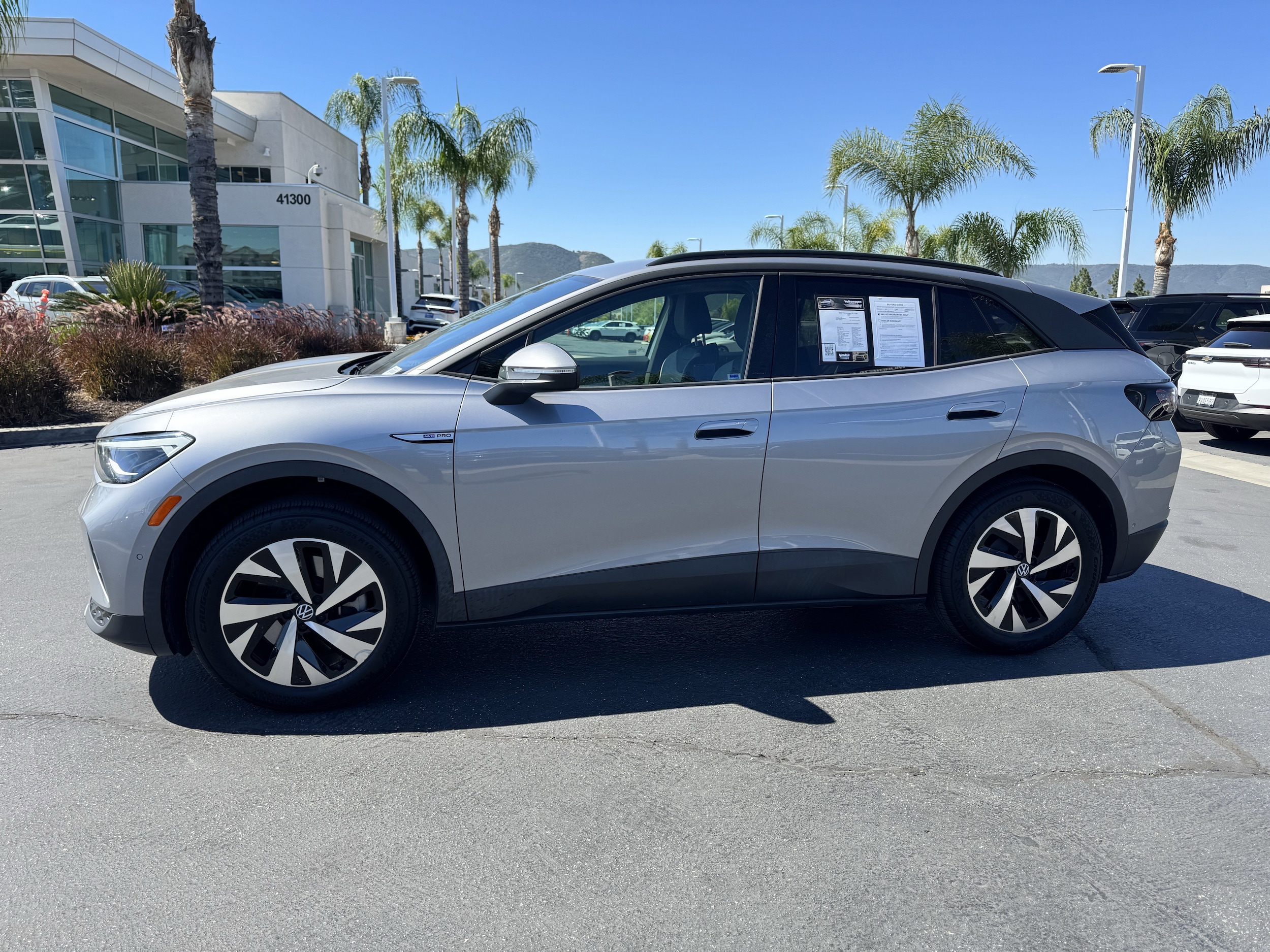 2023 Volkswagen ID.4 Pro photo 6