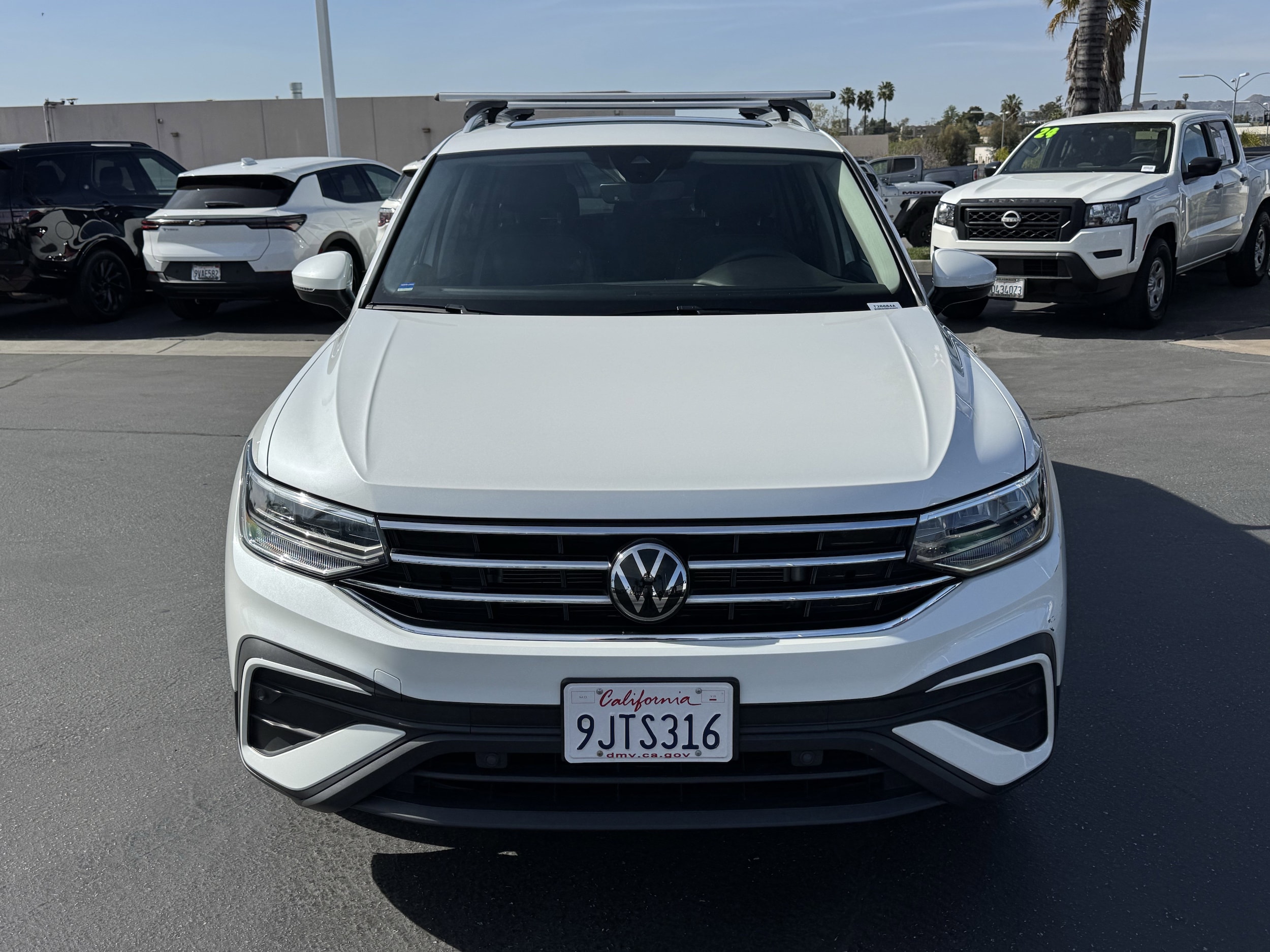 2023 Volkswagen Tiguan 2.0T SE photo 2