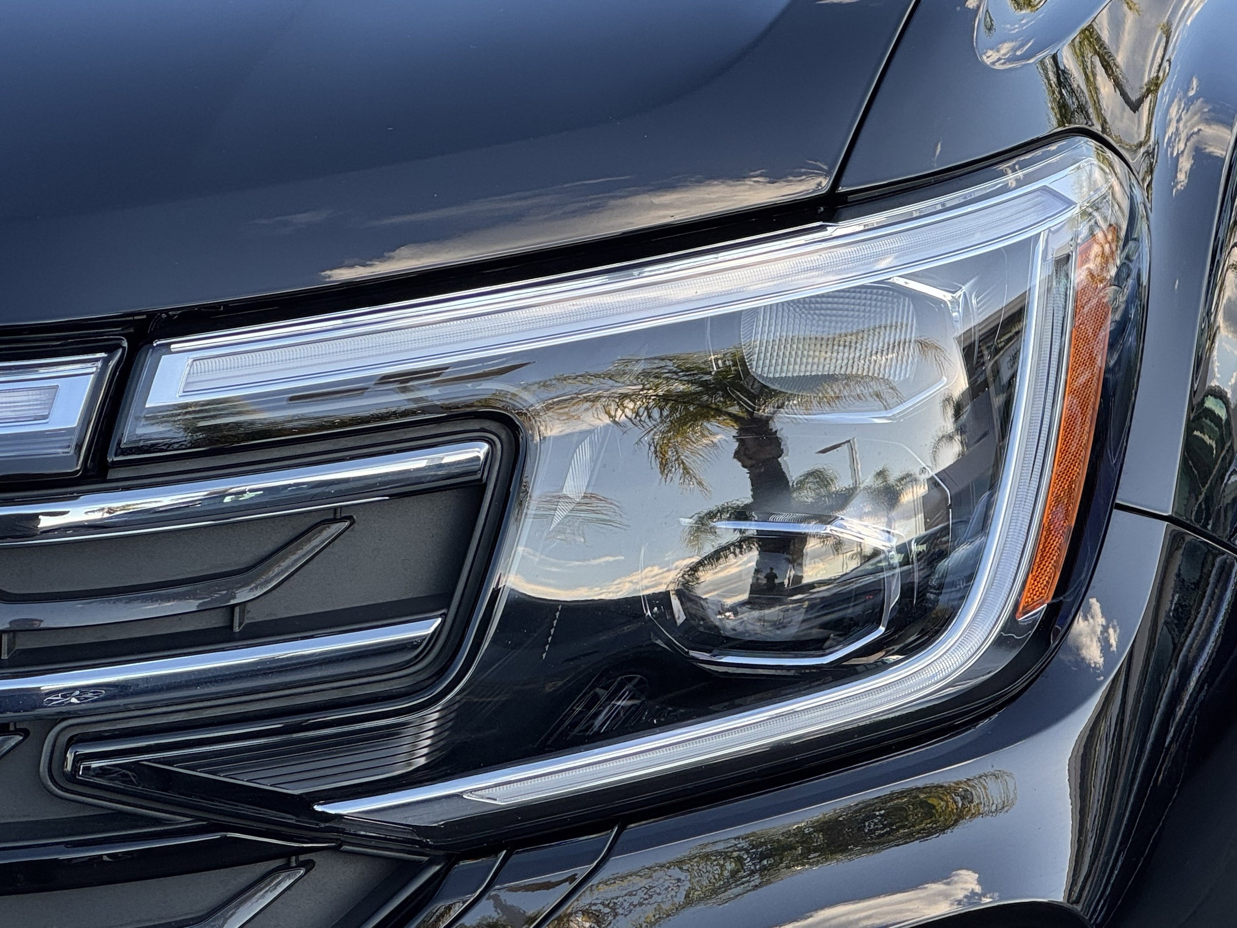 2025 Volkswagen Atlas 2.0T Peak Edition photo 5