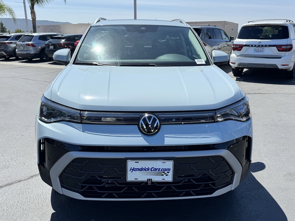 Used 2025 Volkswagen Taos SEL SUV