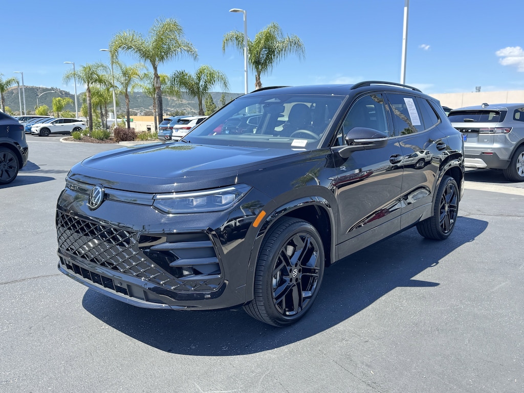 Certified 2026 Volkswagen Tiguan SE R-Line Black SUV