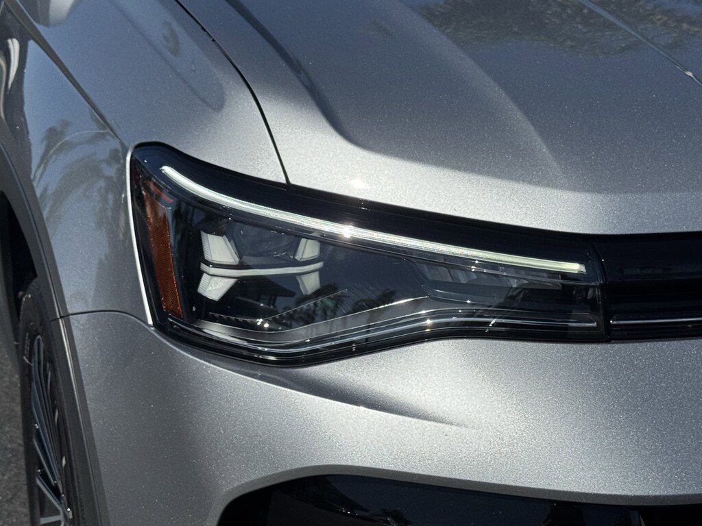 Used 2025 Volkswagen Taos SE SUV