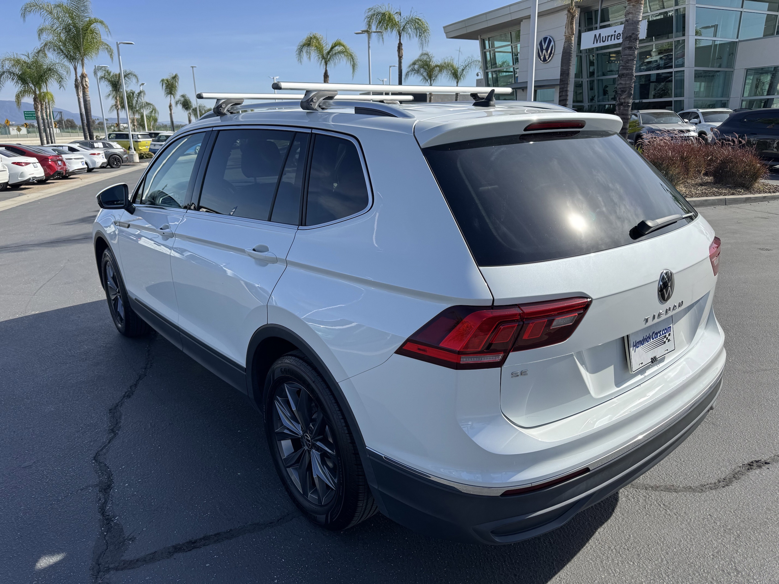 2023 Volkswagen Tiguan 2.0T SE photo 3