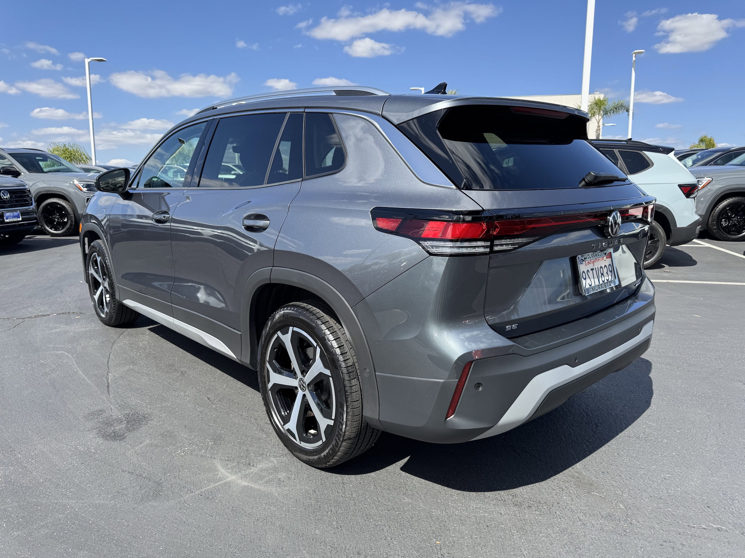 2025 Volkswagen Tiguan SE photo 6