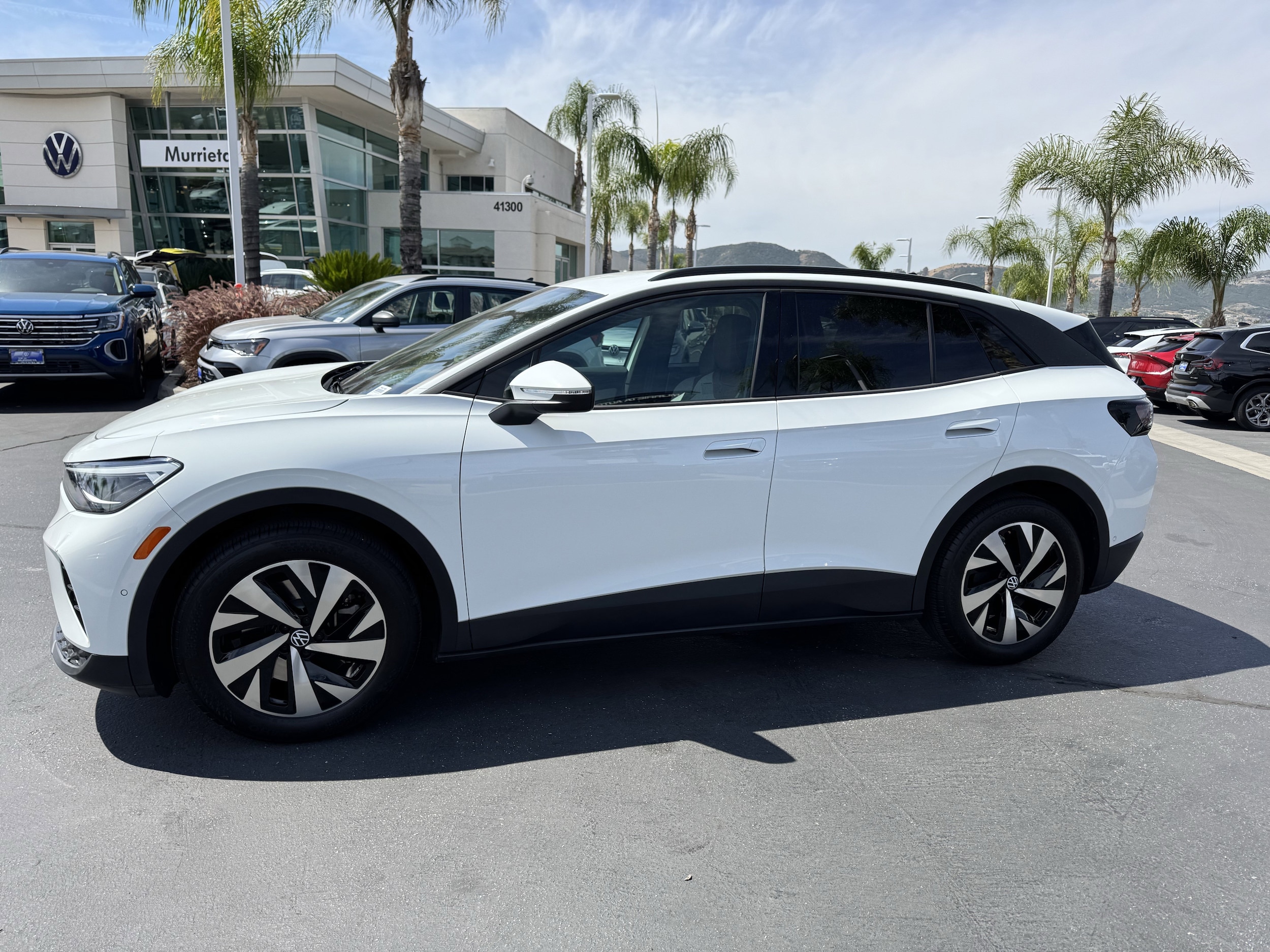 2023 Volkswagen ID.4 Standard photo 6