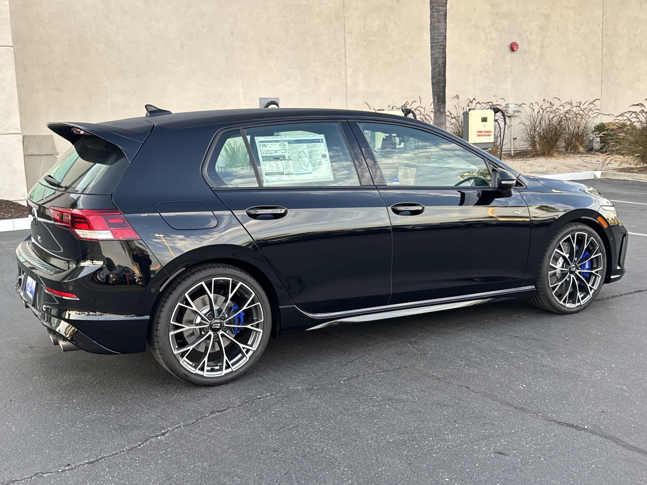 Volkswagen Golf R Base