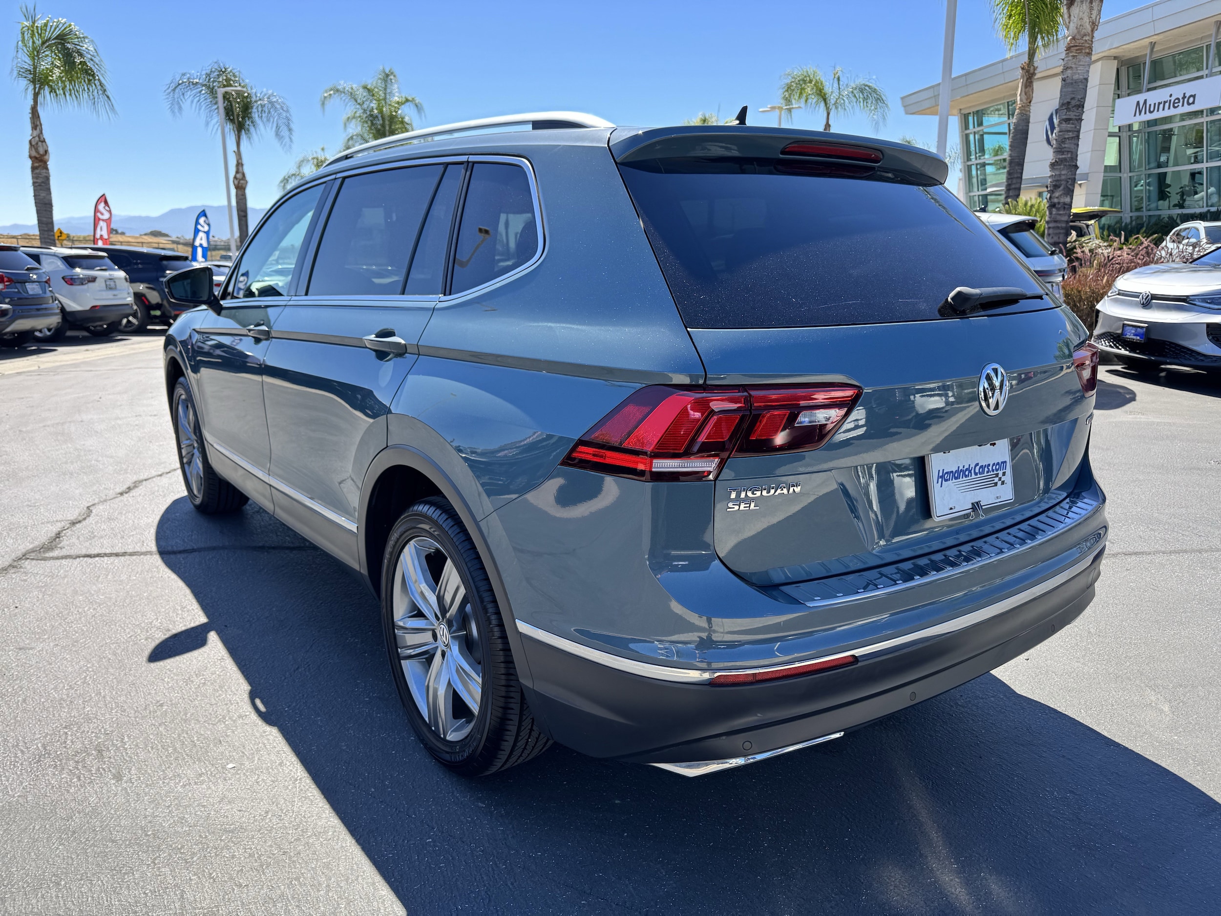 2020 Volkswagen Tiguan 2.0T SEL 4MOTION photo 3