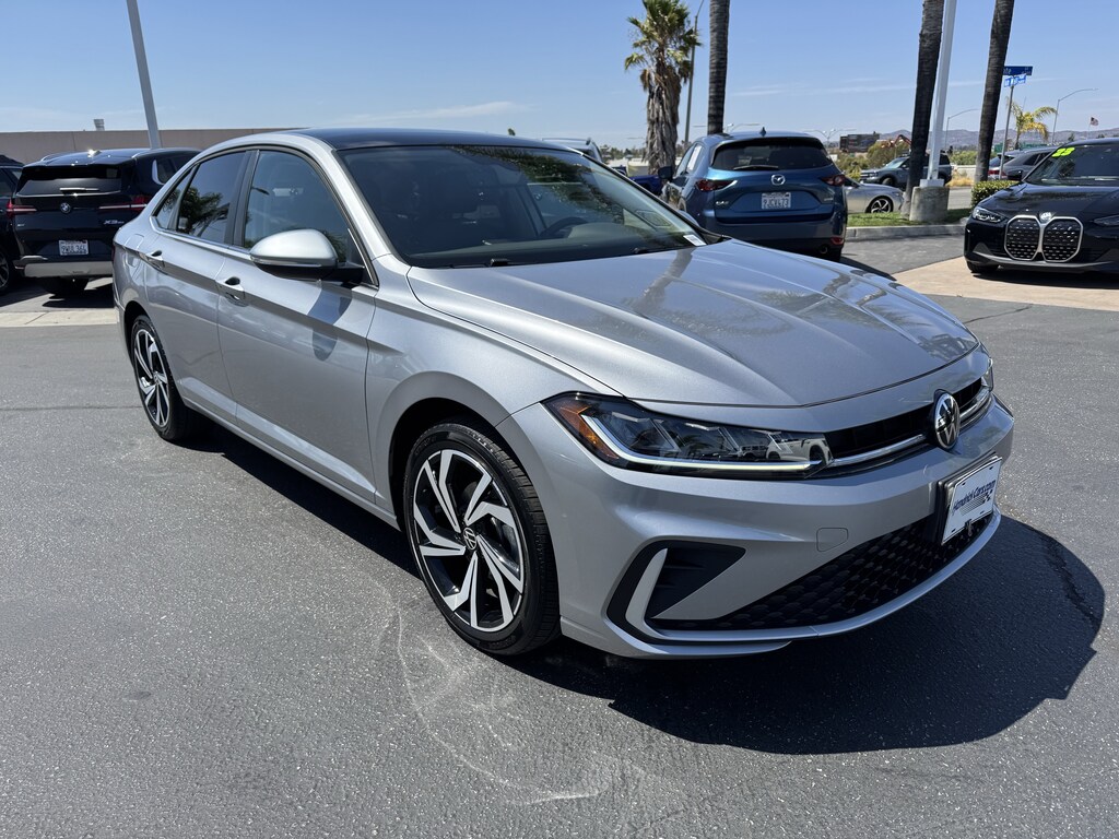 Used 2025 Volkswagen Jetta SEL Sedan