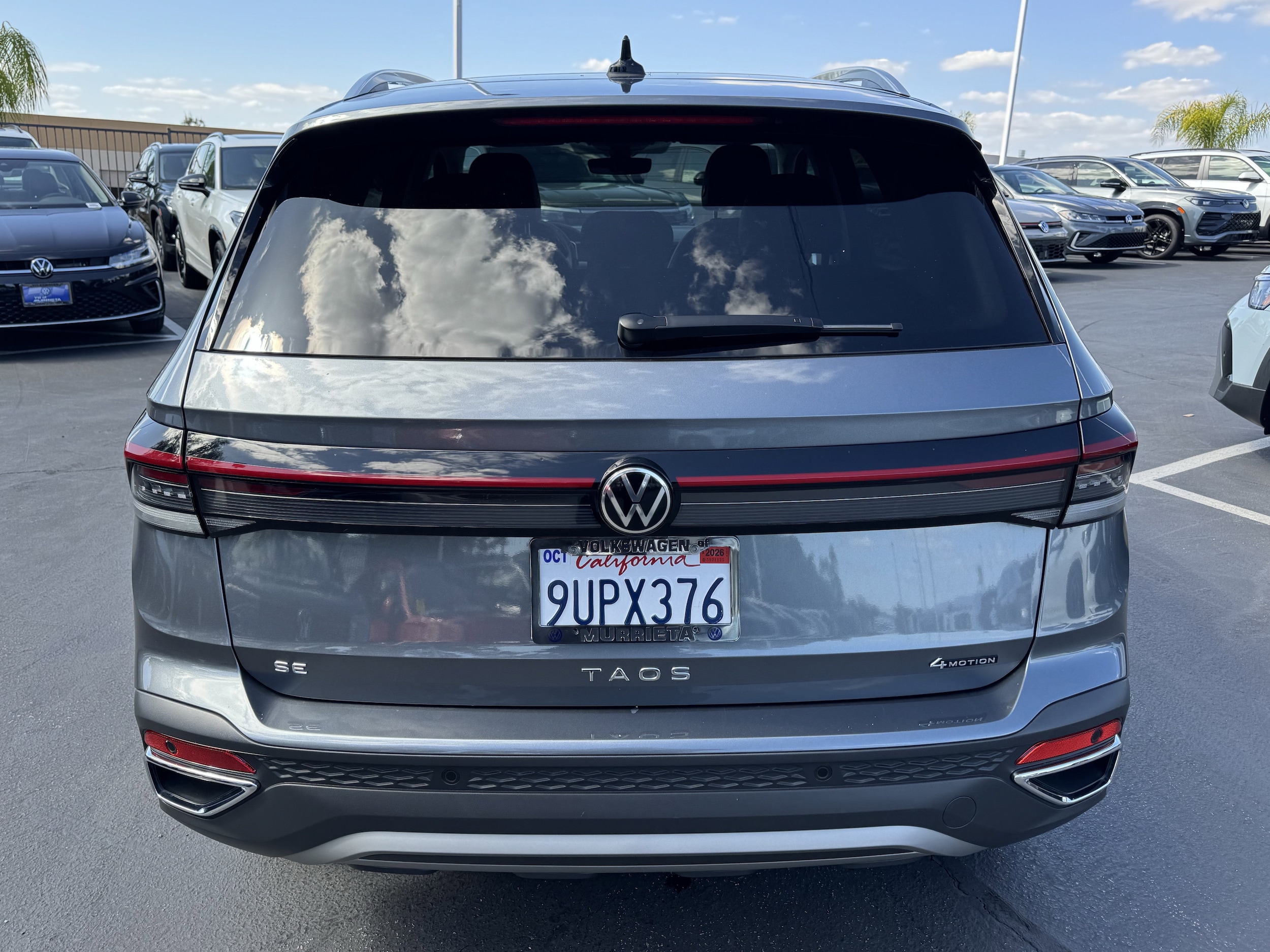 2025 Volkswagen Taos SE photo 3