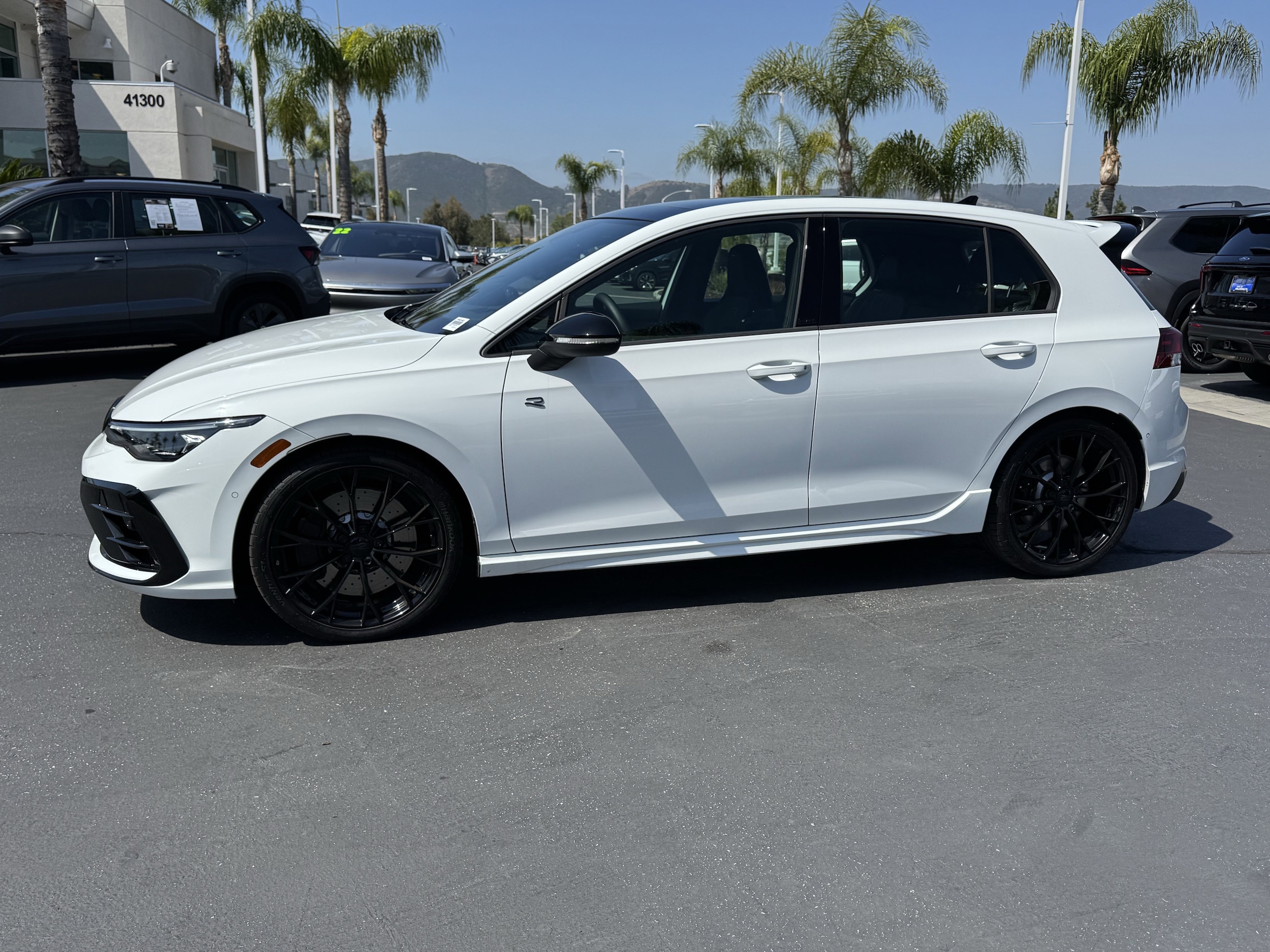 2025 Volkswagen Golf R Black Edition photo 5