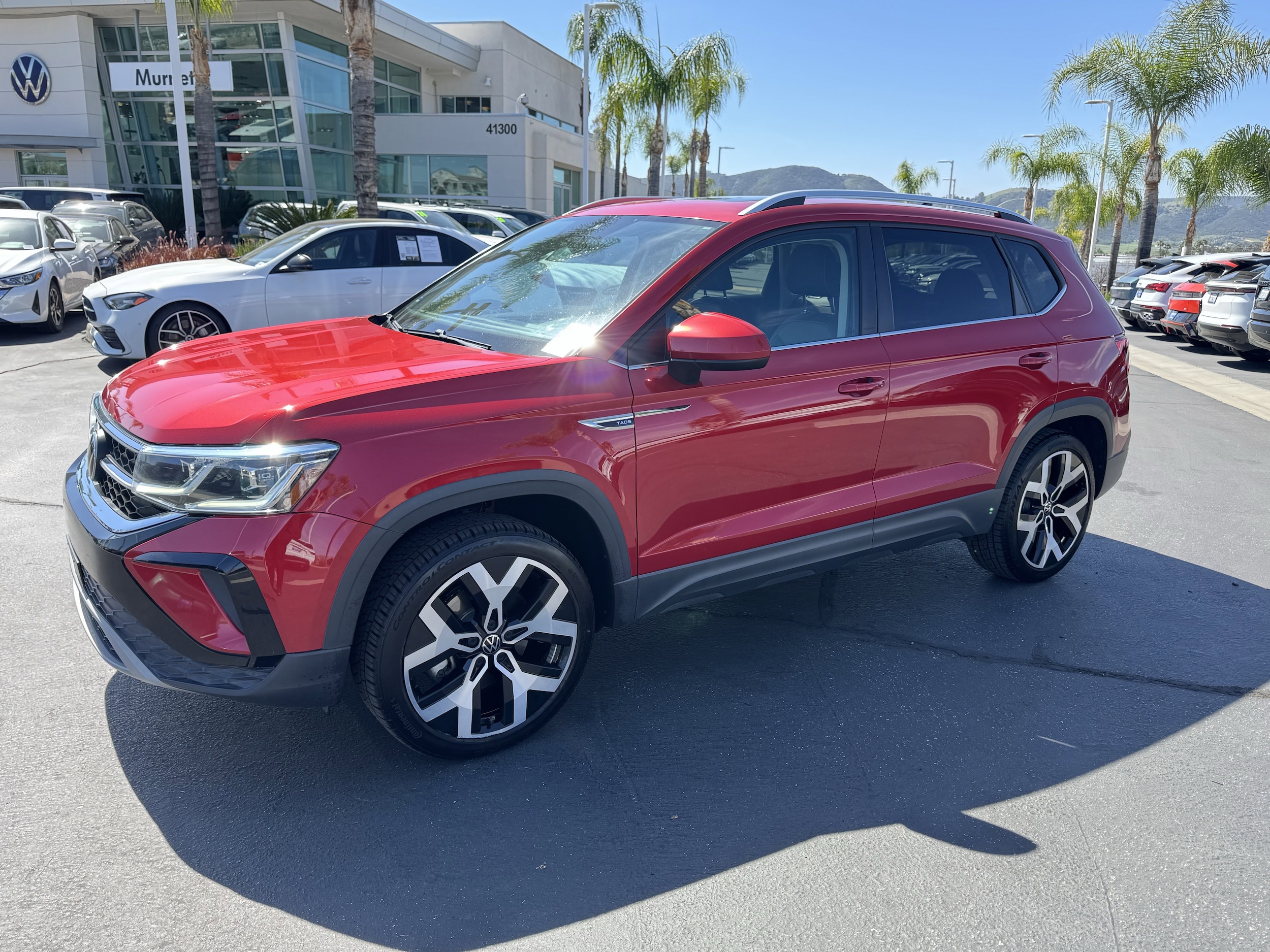 2022 Volkswagen Taos 1.5T SEL 4MOTION photo 6