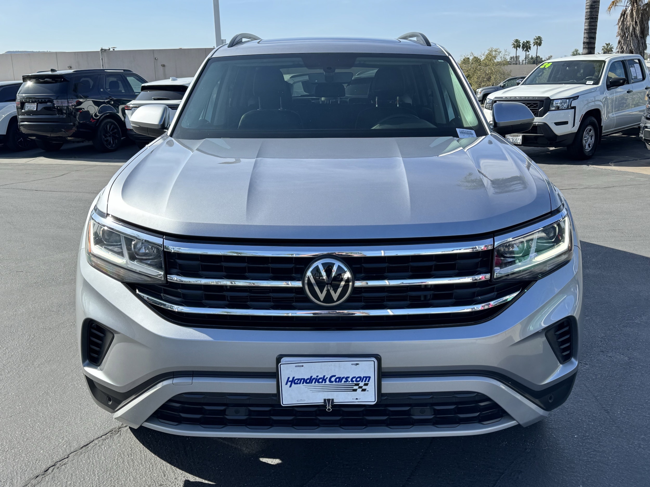 2022 Volkswagen Atlas 3.6L V6 SE w/Technology photo 2