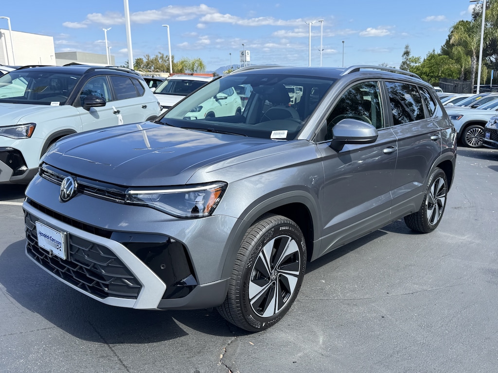 Used 2025 Volkswagen Taos SE SUV