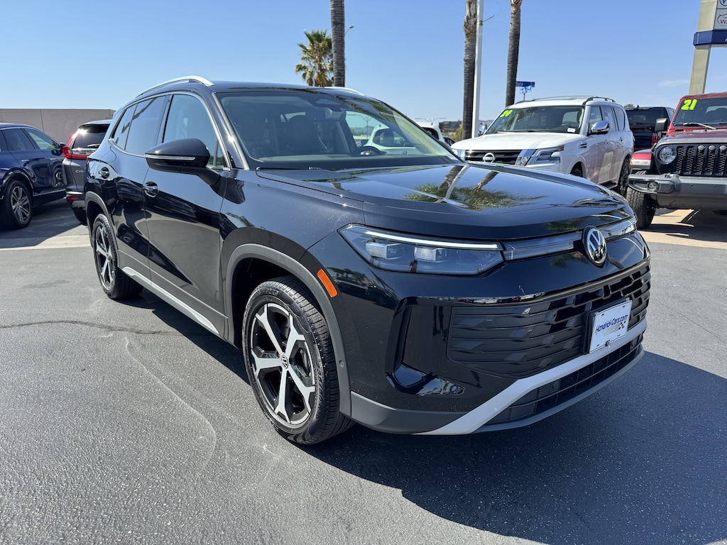 Certified 2025 Volkswagen Tiguan SE SUV