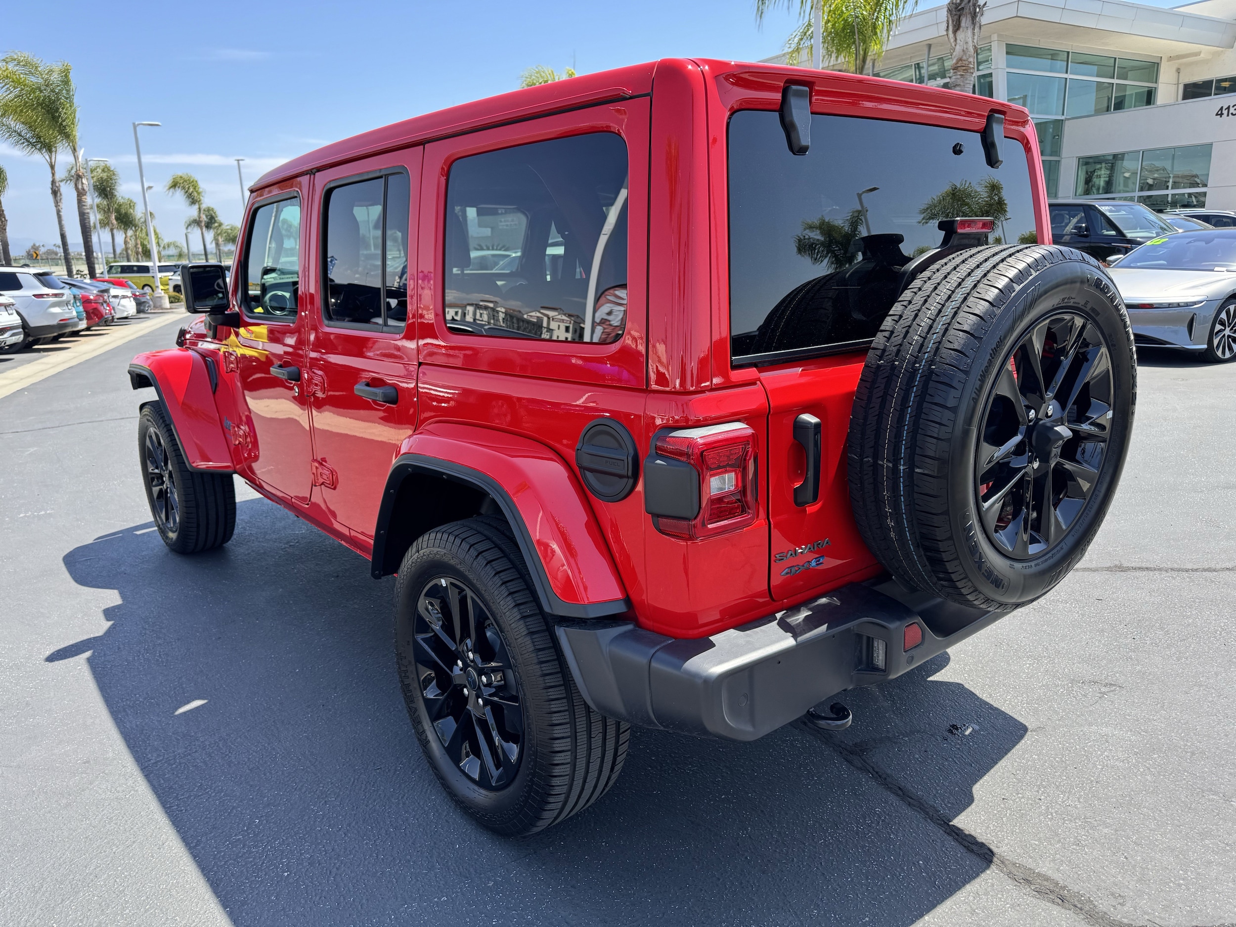 2025 Jeep Wrangler 4xe Sahara photo 6