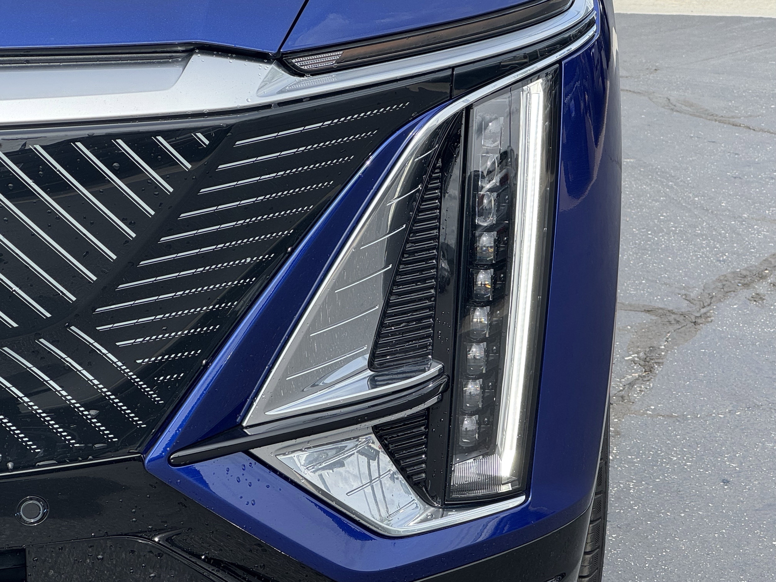 2024 CADILLAC Lyriq Luxury photo 4