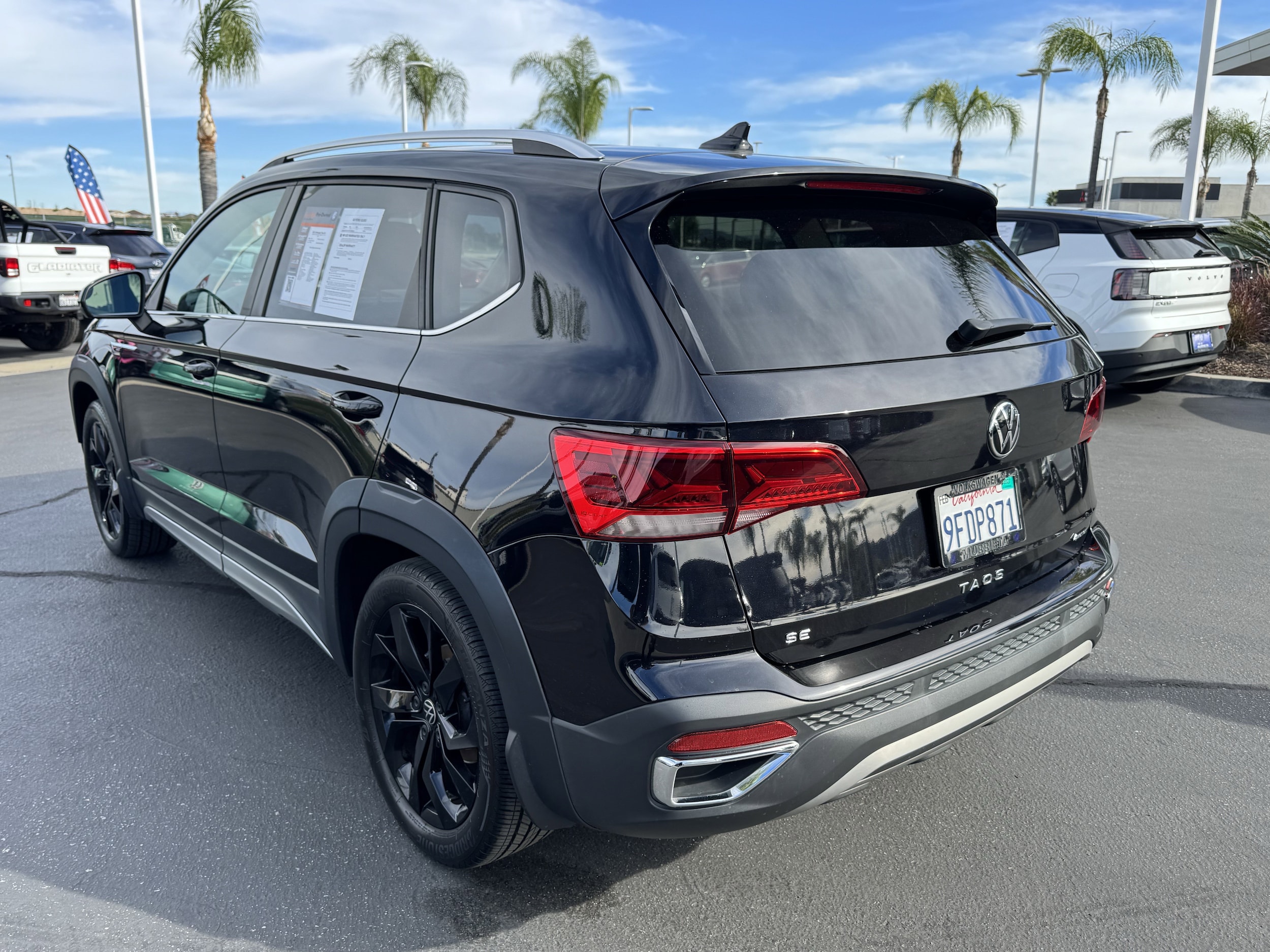 2023 Volkswagen Taos 1.5T SE photo 3