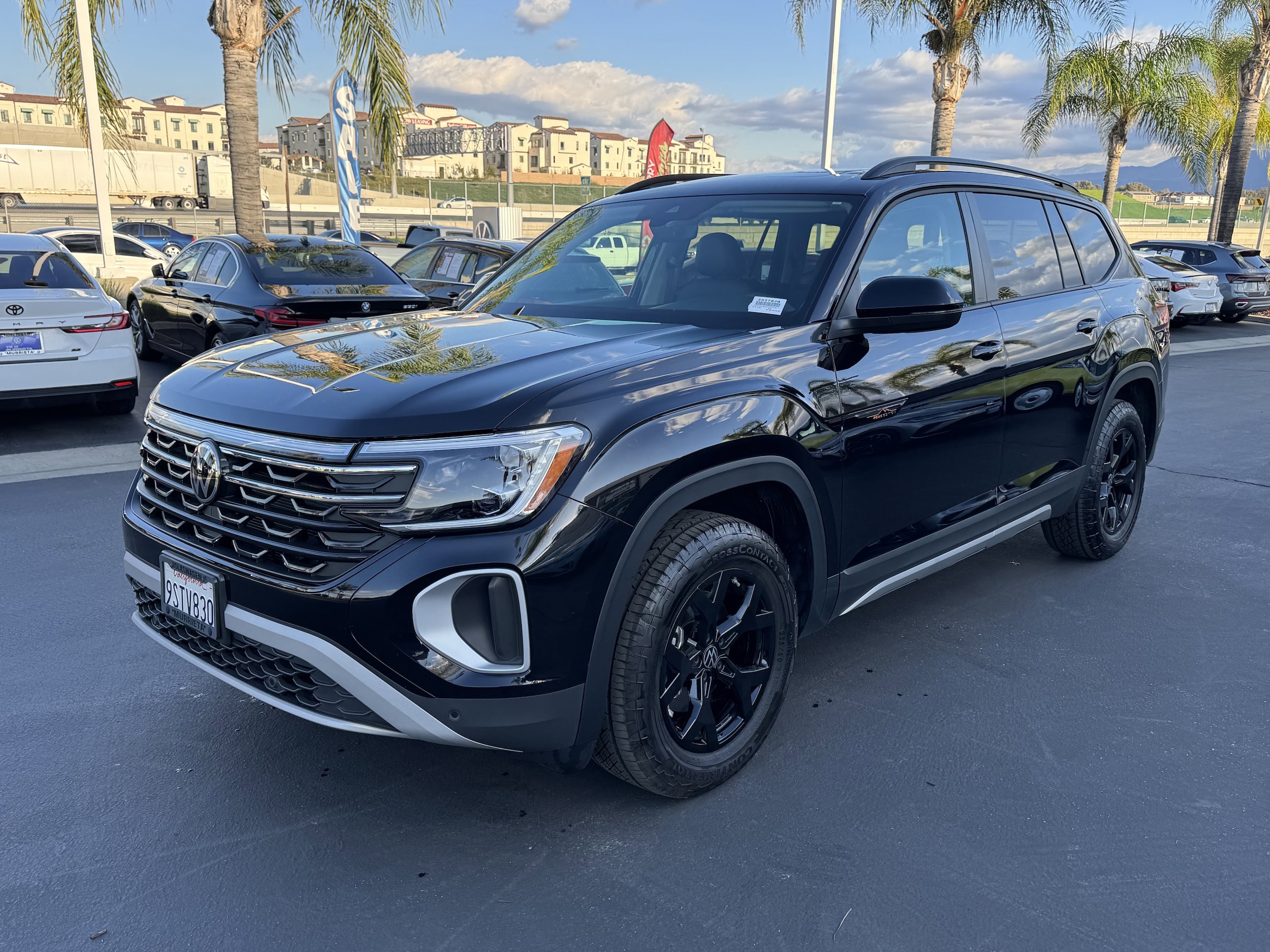 2025 Volkswagen Atlas 2.0T Peak Edition photo 4