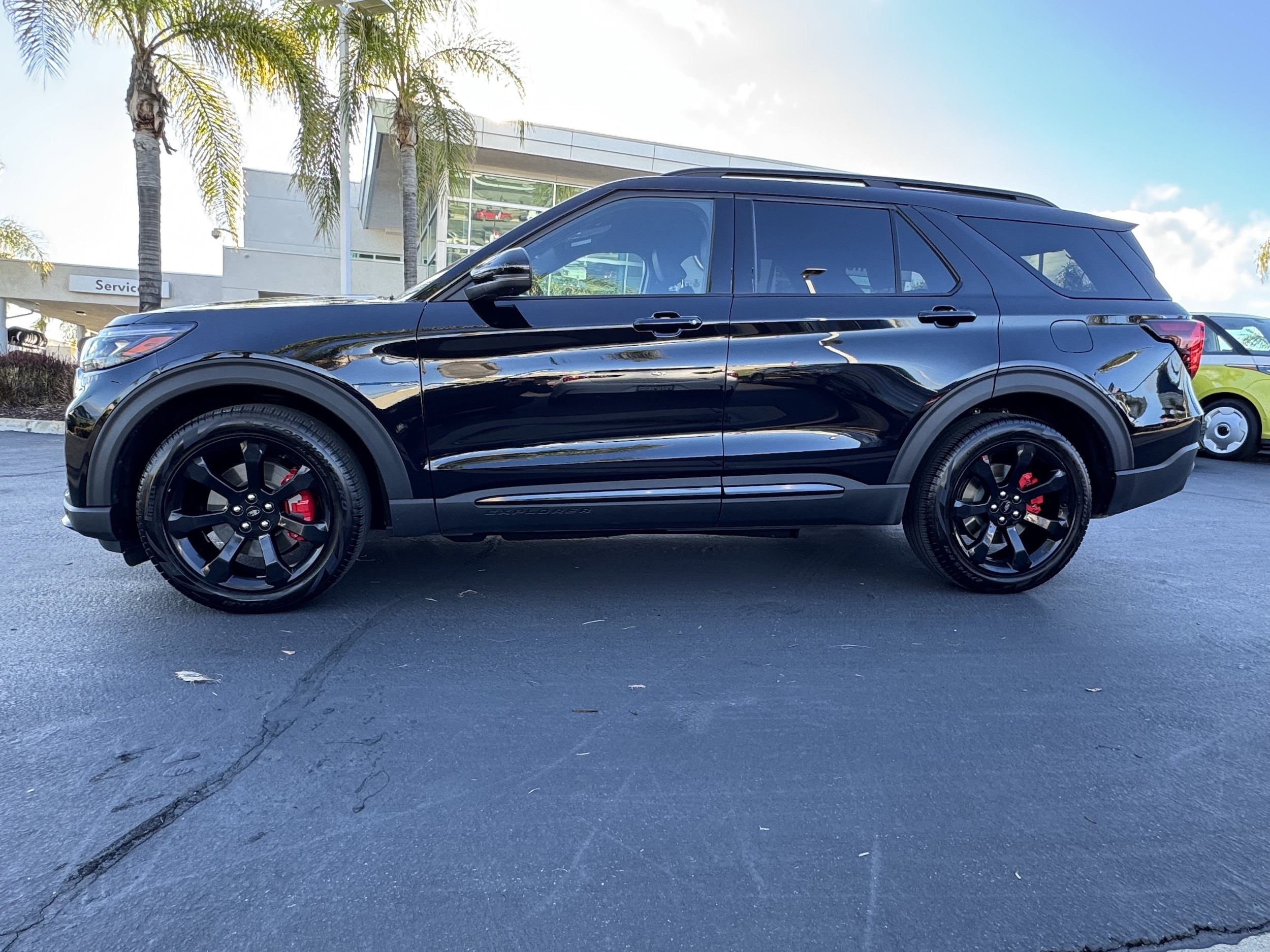 2025 Ford Explorer ST photo 5