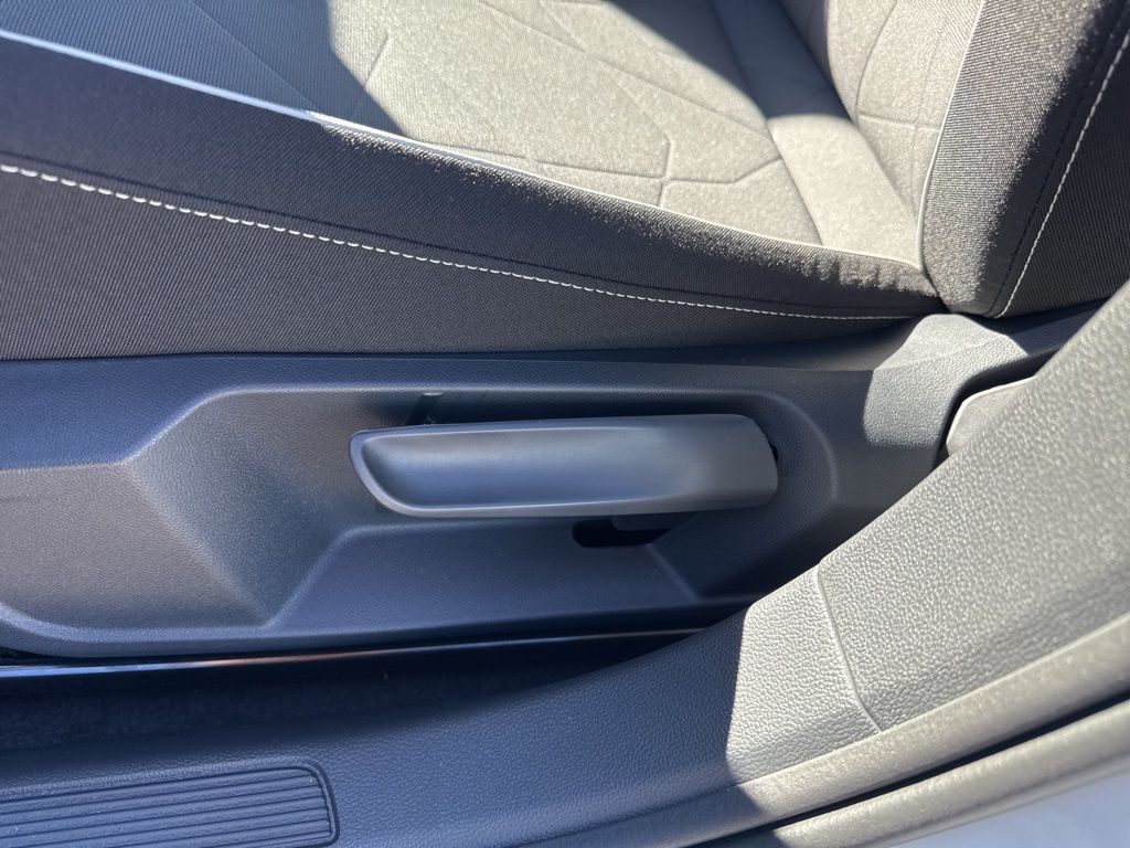 2026 Volkswagen Jetta Sport - Photo 12
