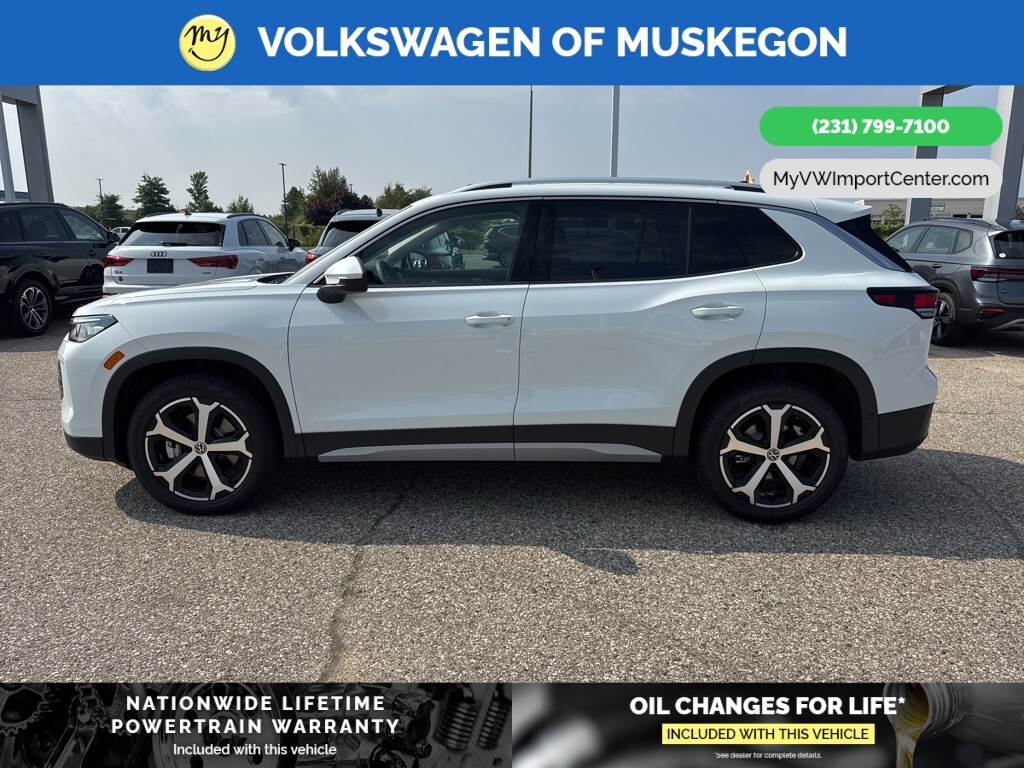 2025 Volkswagen Tiguan SE photo 2