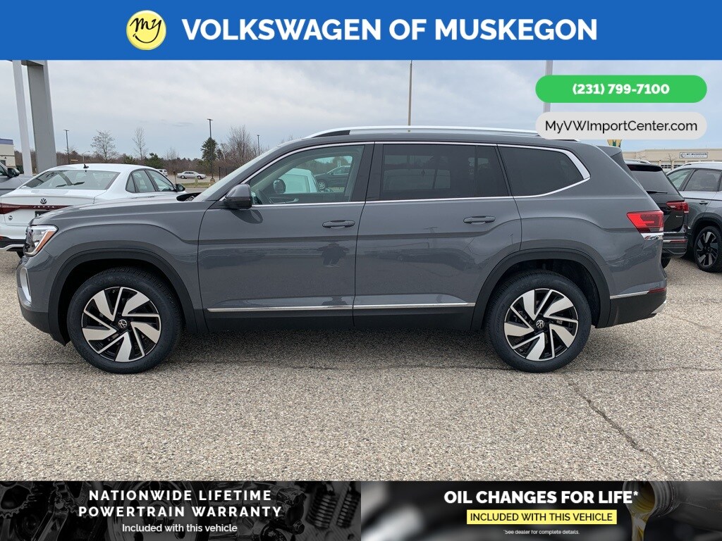 2025 Volkswagen Atlas SEL photo 2
