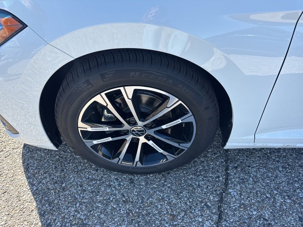 2026 Volkswagen Jetta Sport - Photo 9