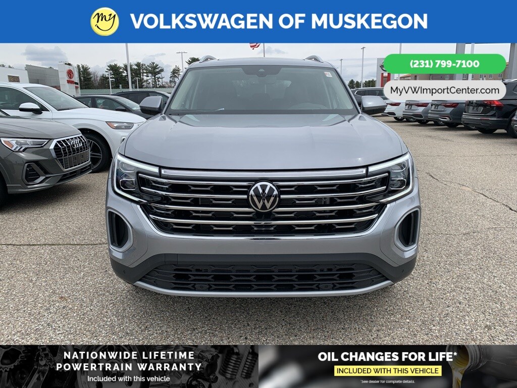 2025 Volkswagen Atlas SEL photo 2