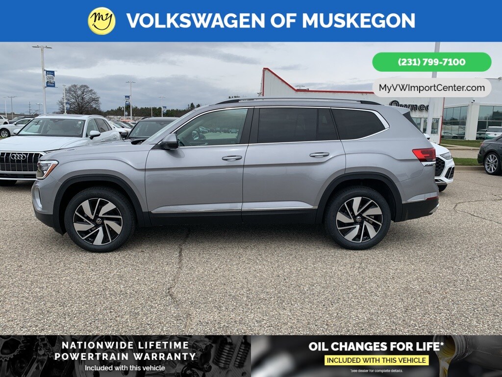 2025 Volkswagen Atlas SEL photo 4