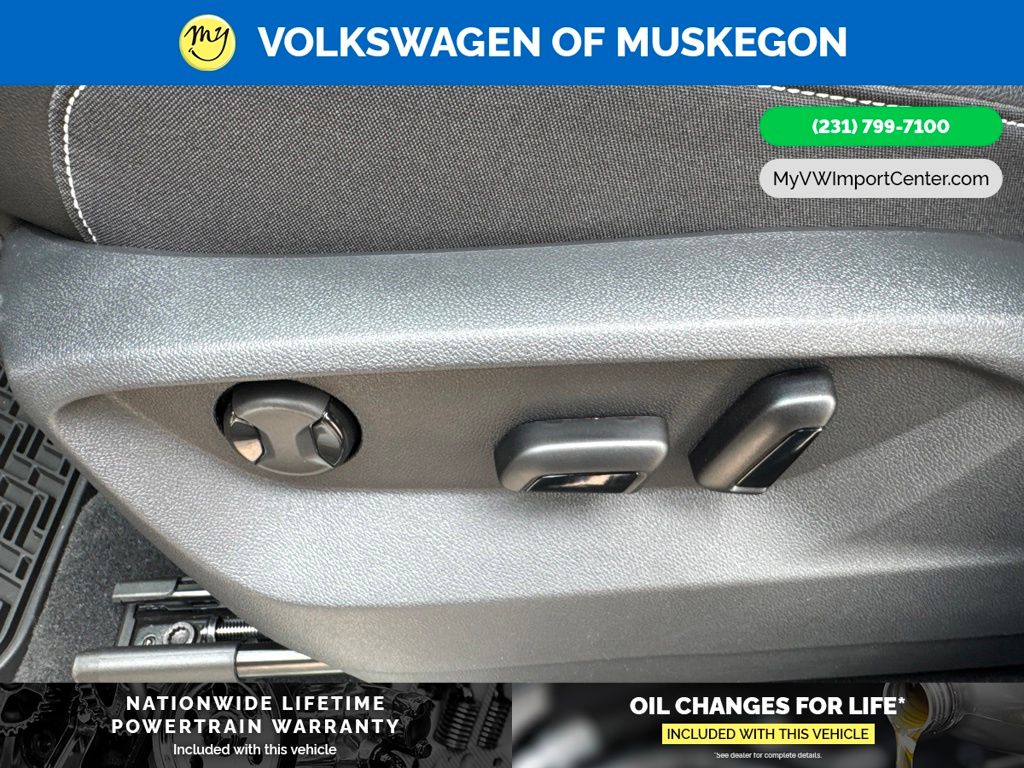 2026 Volkswagen Atlas SE w/Tech - Photo 13