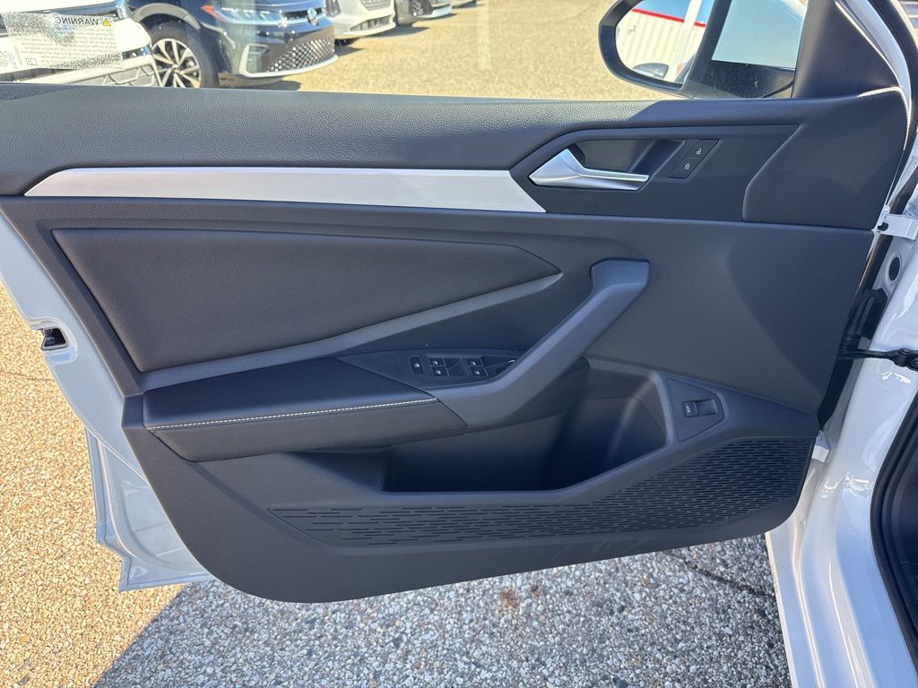 2026 Volkswagen Jetta Sport - Photo 10