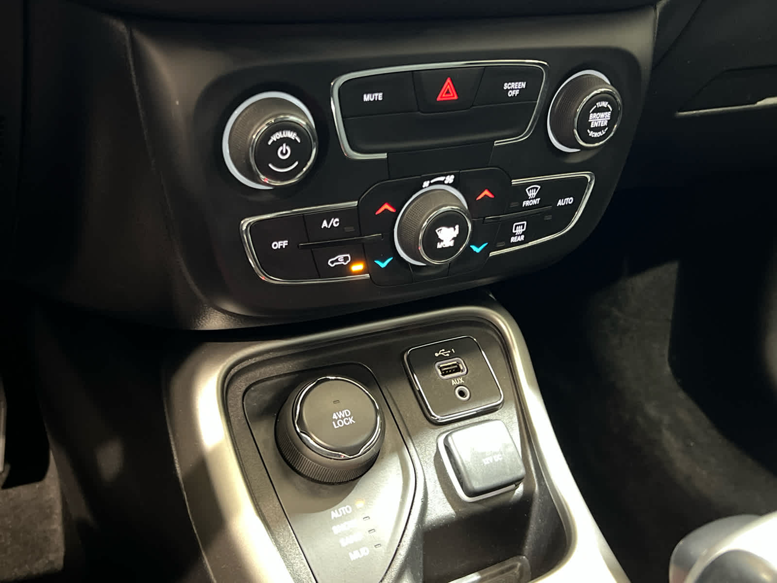 2019 Jeep Compass Latitude - Photo 25