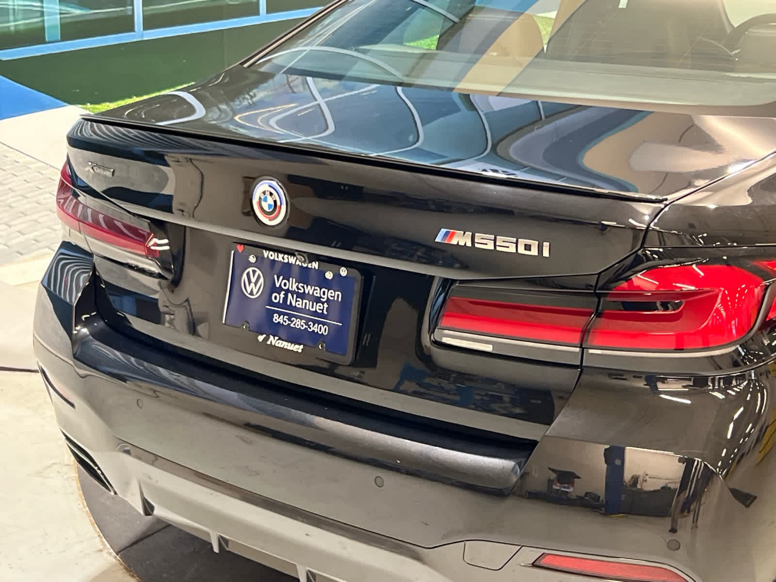 2023 BMW 5 Series M550i - Photo 14
