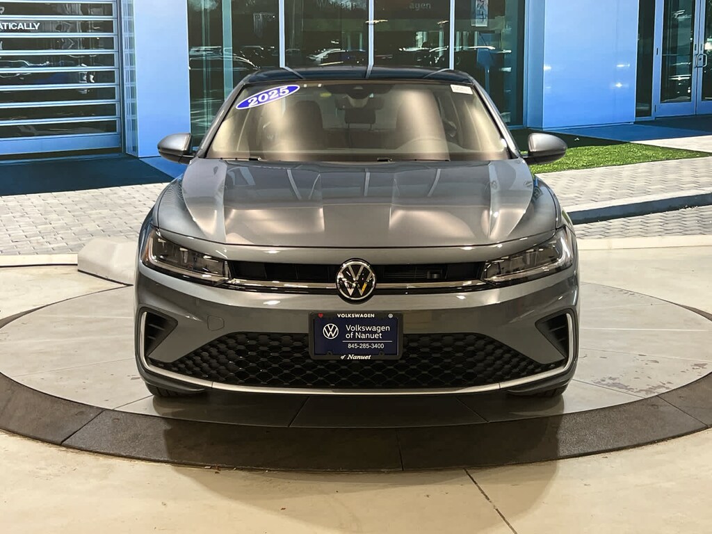 Used 2025 Volkswagen Jetta 1.5T SE Sedan