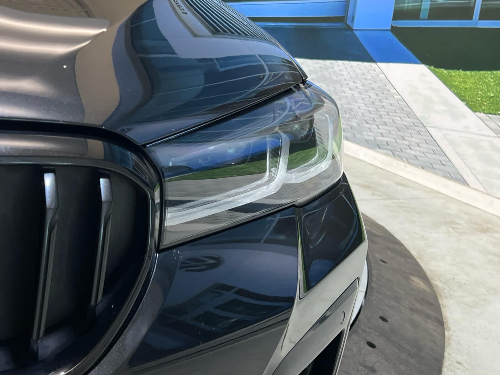 2023 BMW 5 Series M550i - Photo 11