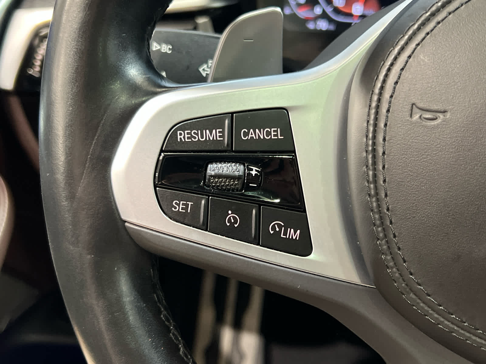 2023 BMW 5 Series M550i - Photo 36