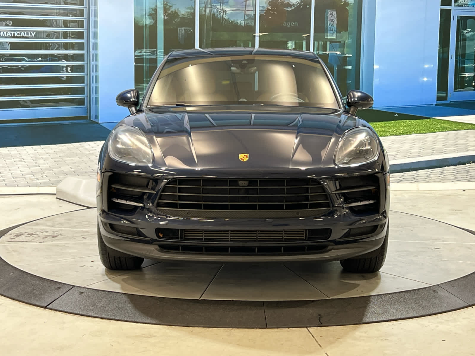 2021 Porsche Macan Base photo 3