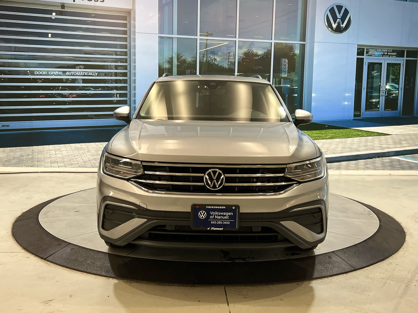 Used 2023 Volkswagen Tiguan SE with VIN 3VVMB7AX3PM034720 for sale in Nanuet, NY