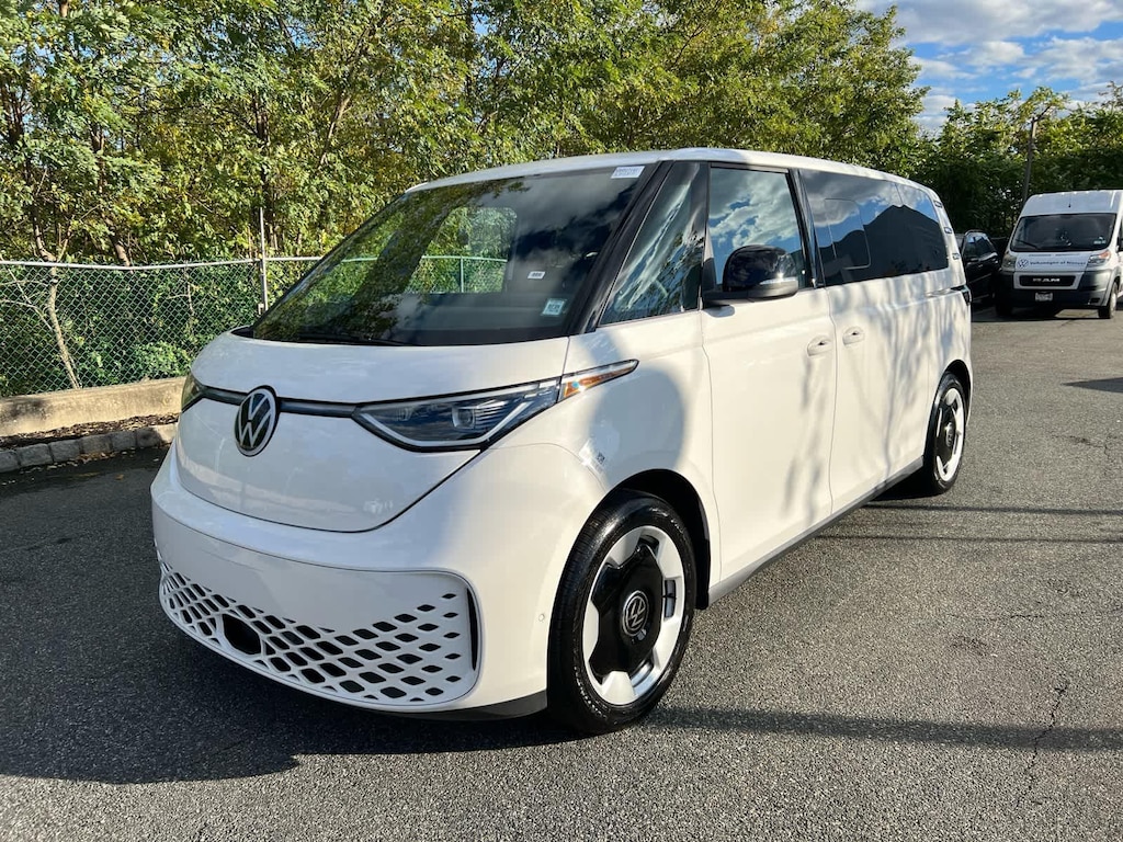 New 2025 Volkswagen ID. Buzz Pro S Van Passenger Van