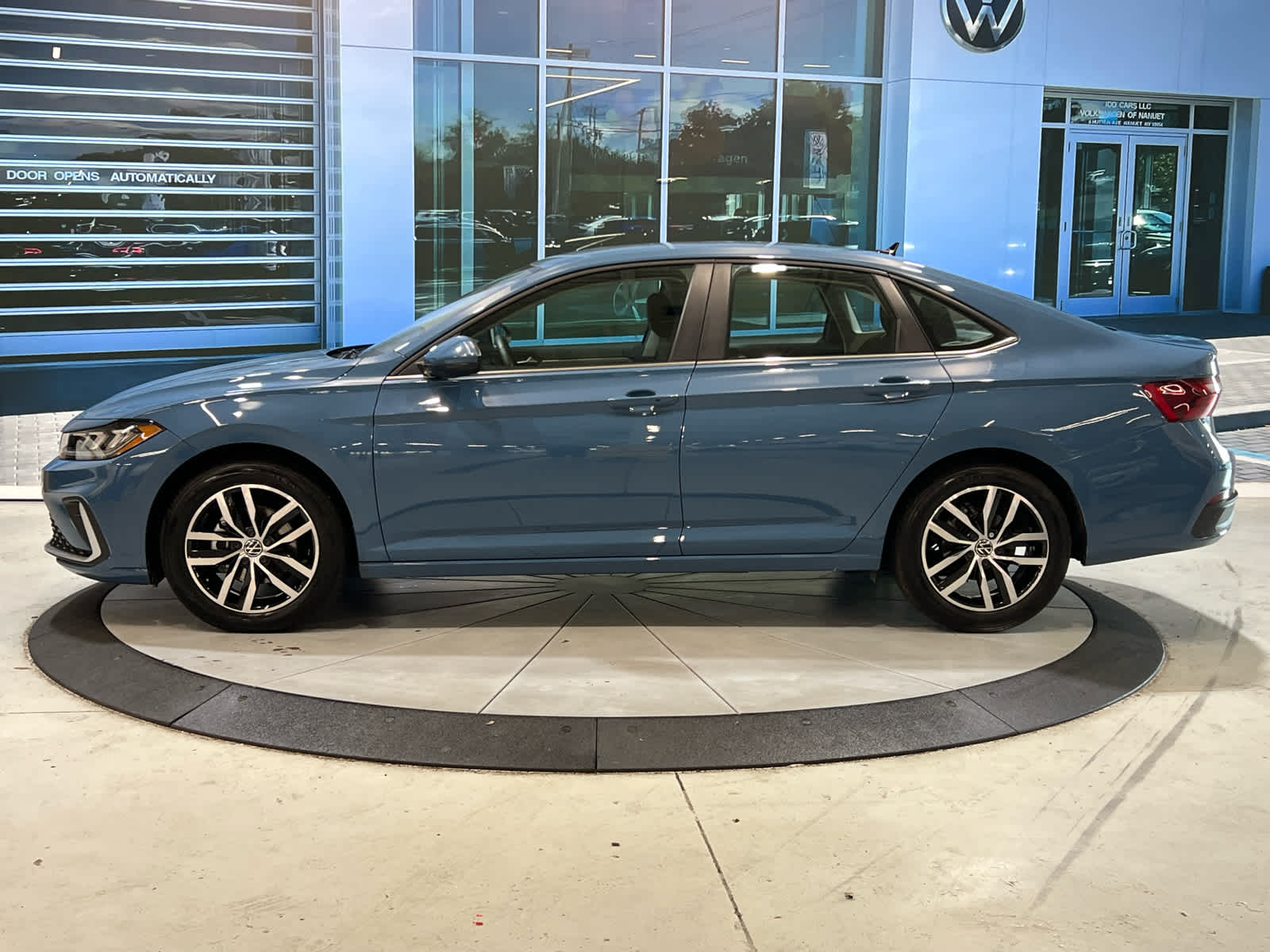 2025 Volkswagen Jetta 1.5T SE photo 4
