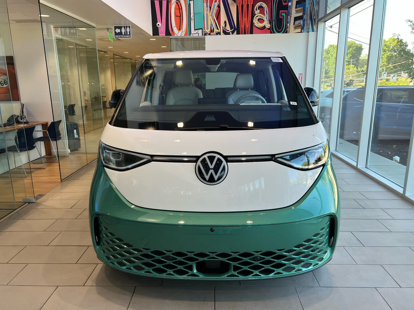 2025 Volkswagen ID. Buzz photo 2