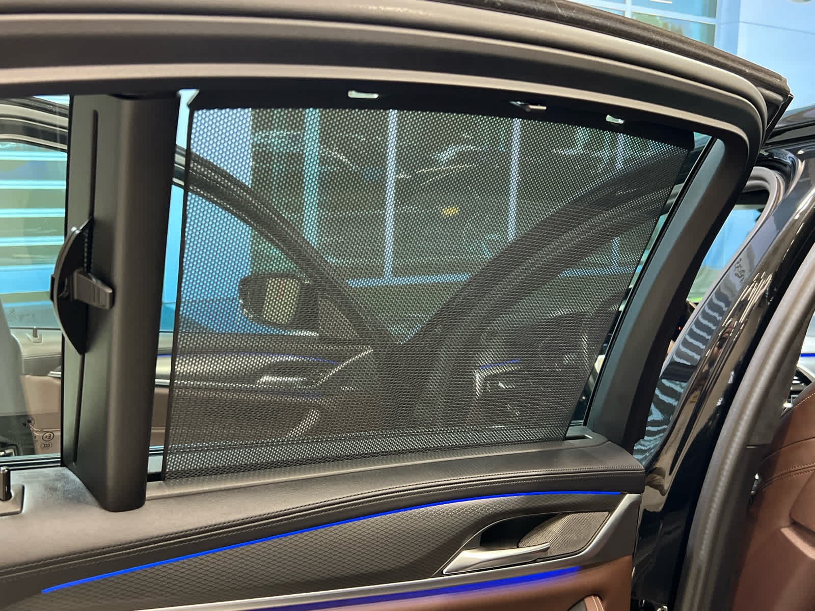 2023 BMW 5 Series M550i - Photo 23