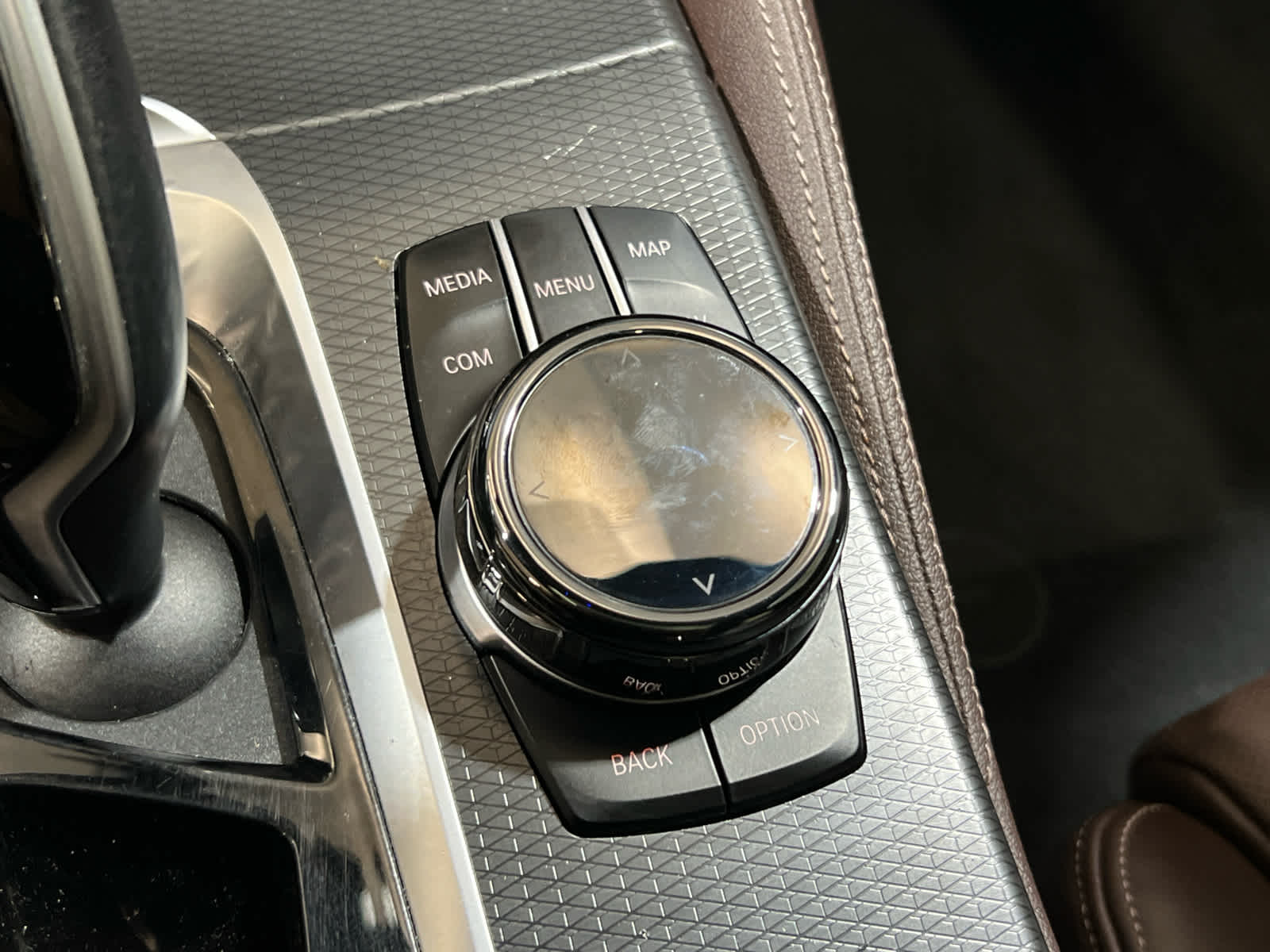 2023 BMW 5 Series M550i - Photo 32