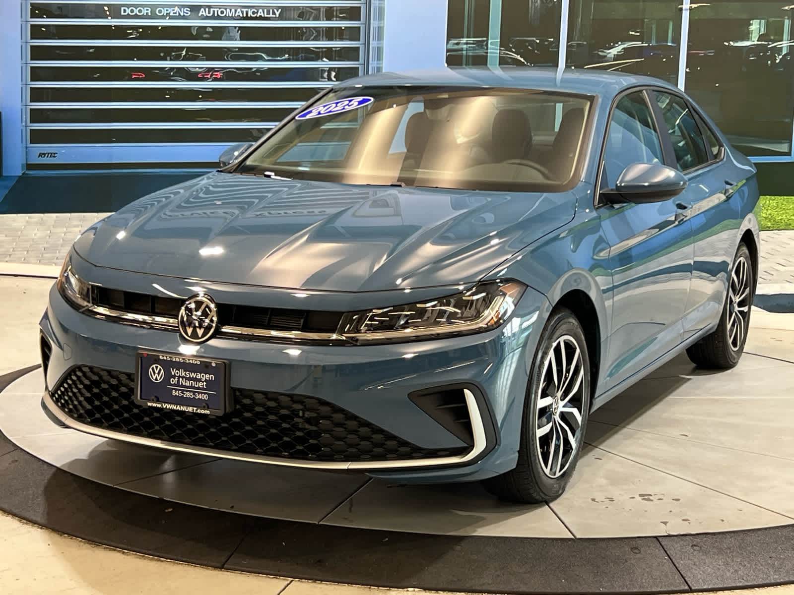 2025 Volkswagen Jetta 1.5T SE photo 3