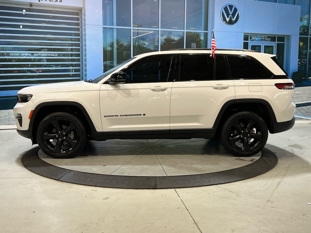Used 2023 Jeep Grand Cherokee Limited SUV